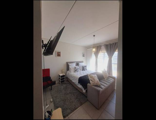 3 BEDROOM APARTMENT FOR SALE IN WATERFALL